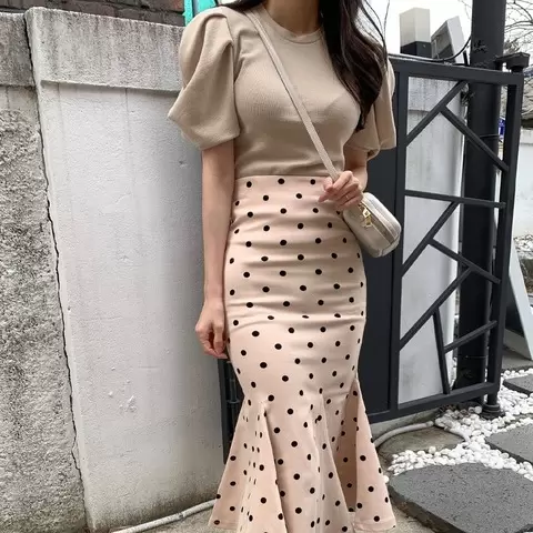 日本女孩之間流行起來的《美人魚裙》好看又有氣質還可以修飾臀型，但如果遇到殭屍跑得動嘛？ | 葉羊報報