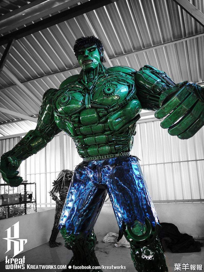 泰國工藝《金屬綠巨人浩克雕塑》用回收汽車零件製成的龐然大物 | 葉羊報報