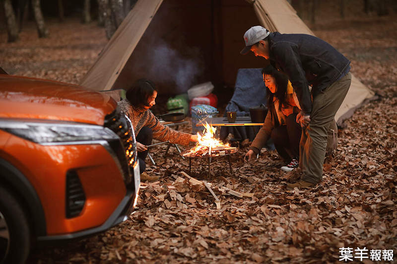 《休旅車露營廣告炎上》汽車資訊網宣傳開車露營 在落葉堆中升營火挨批真的會「炎上」 | 葉羊報報
