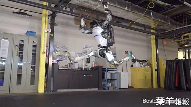 Atlas機器人最新影片《像極了極限體能王》將來人類還有任何辦法與機器抗衡嗎？ | 葉羊報報