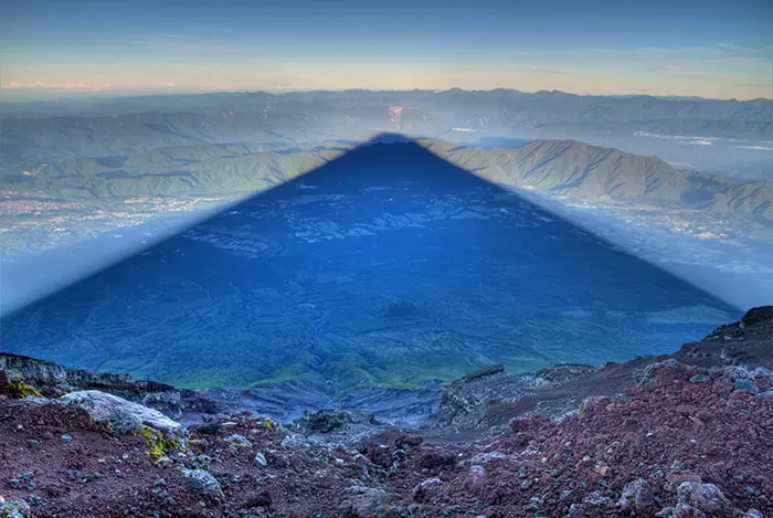 《富士山的影子》從不同角度看世界也許你會有新的觀點與思維 | 葉羊報報